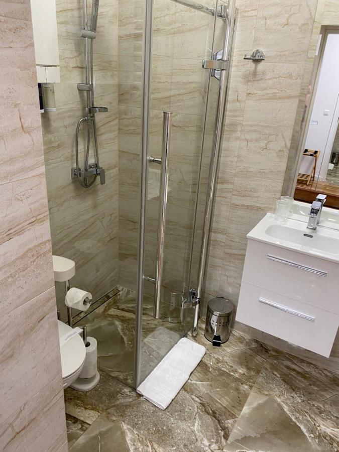 Apartment Saline